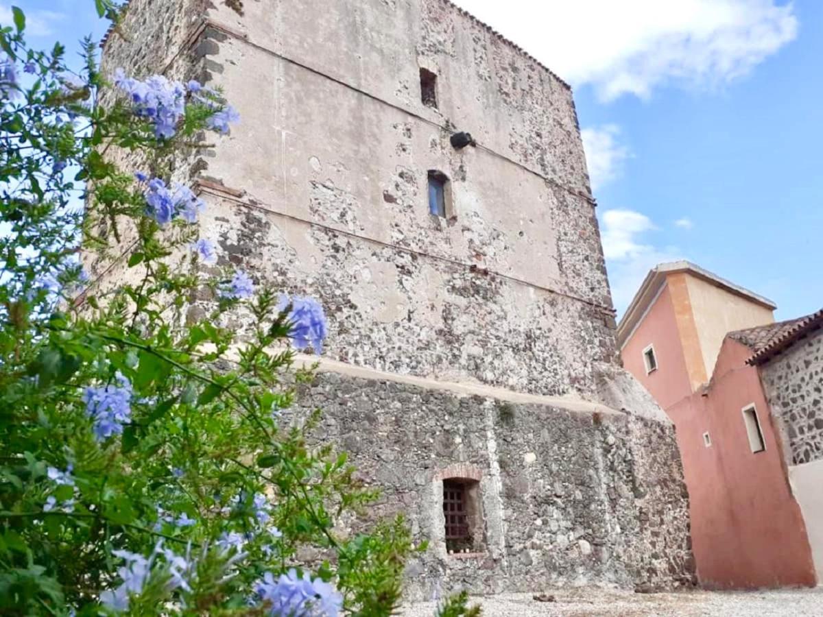 Domo Mea Terra E Domo Mea Chelu - Comfort Nel Centro Storico Di Orosei Exterior photo